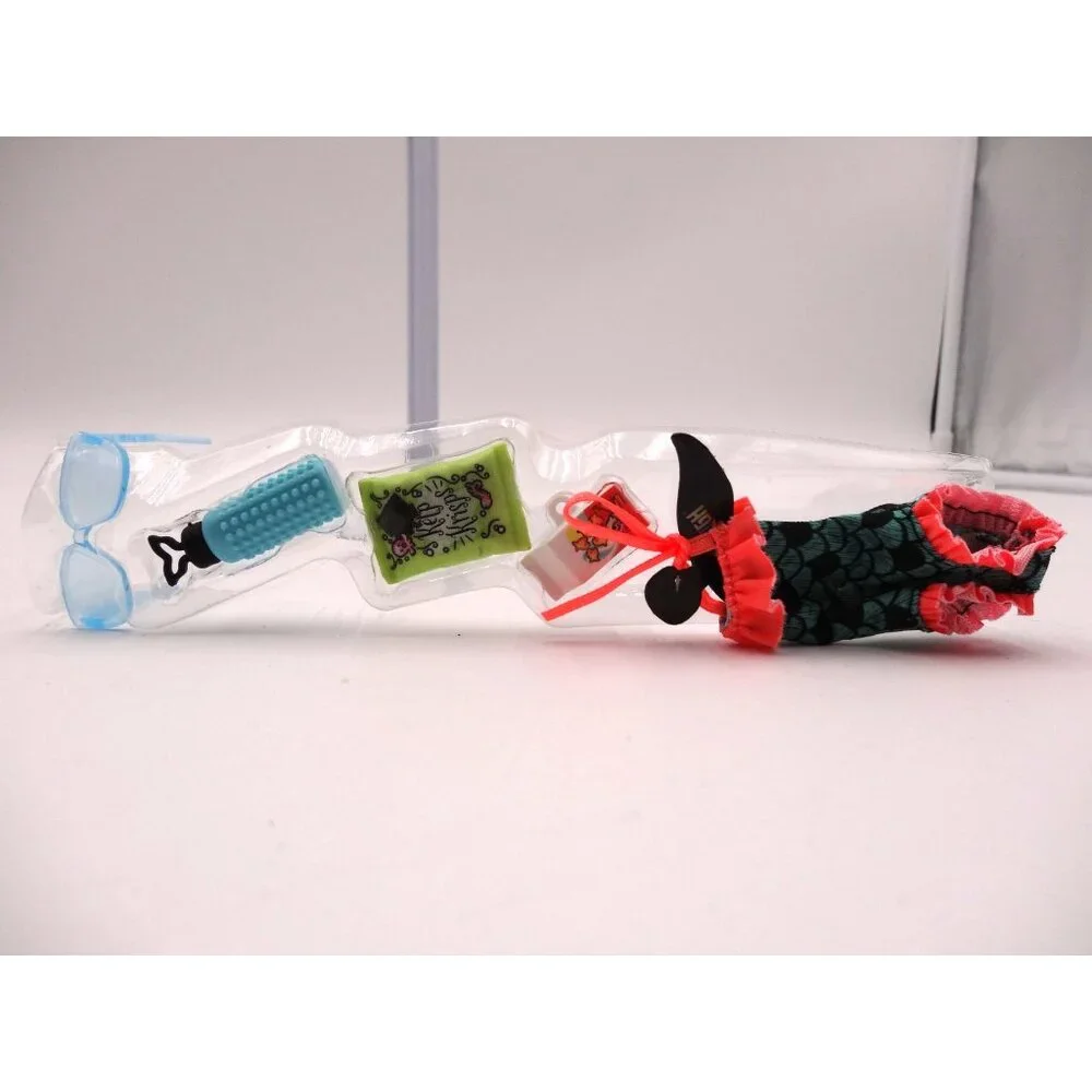 Monster High Lagoona Blue Accessories Swim Suit Glasses‎ Drink Bottle more